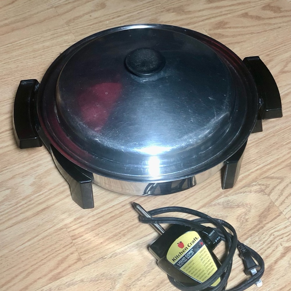 West Bend Kitchen Craft 11” Electric Fry Skillet 900 Watts Liquid Core Lid Plug.